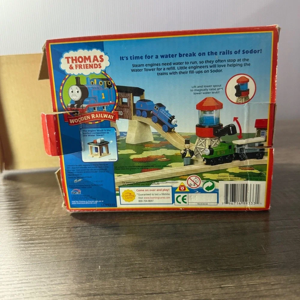 Thomas & Friends Water Tower Red Good 2001 Wooden Railway Gullane with Box